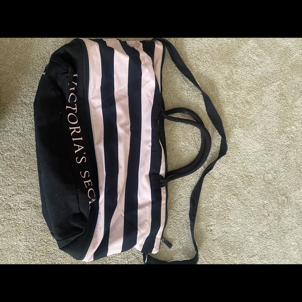 Victoria secret duffel bag great condition
